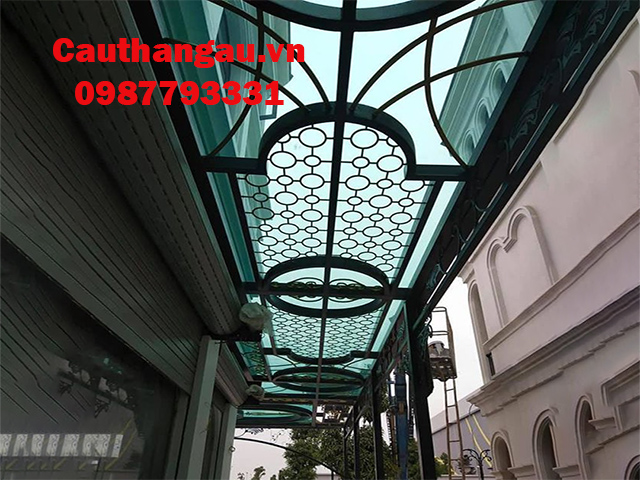 Mái che sắt nghệ thuật kính cường lực tại hà nội Mái che sắt nghệ thuật kính cường lực tại hà nội